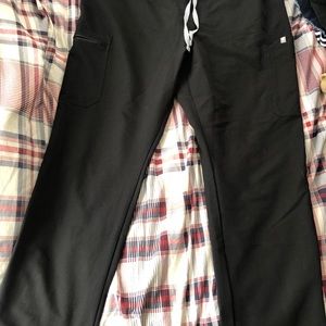 FIGS Black Yola Scrub Pants